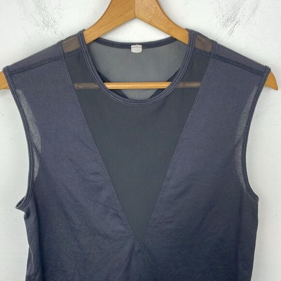 Lululemon Lab Edge Tee Sleeveless Tank Top Black Knit Mesh "V" Insert size Small - Picture 2 of 14